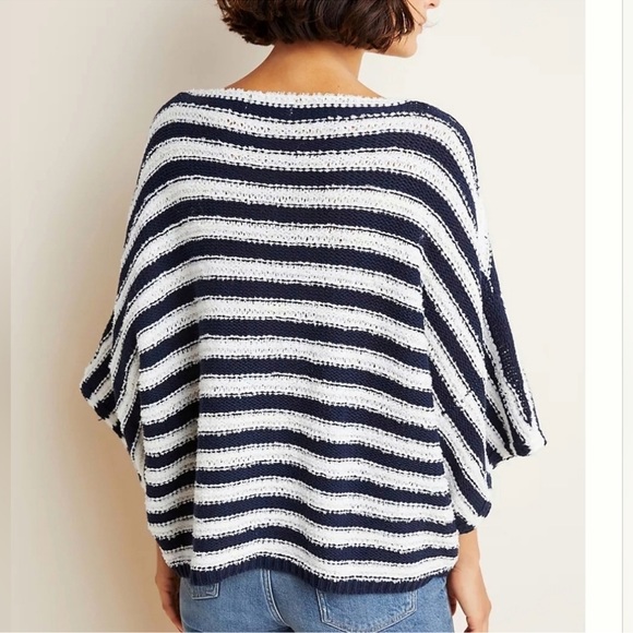 Anthropologie Evie White Navy Blue
Nautical Sweater Poncho Top Size Small - Picture 3 of 13